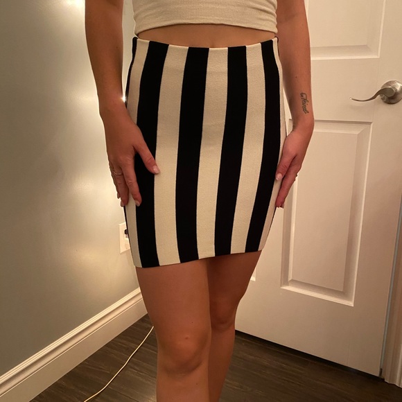 Knit tight skirt - Picture 1 of 3